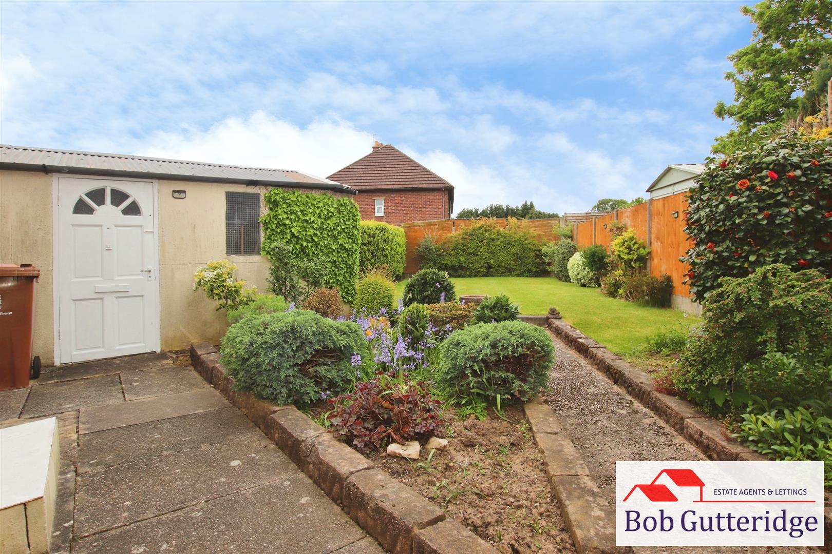 ENCLOSED REAR GARDEN